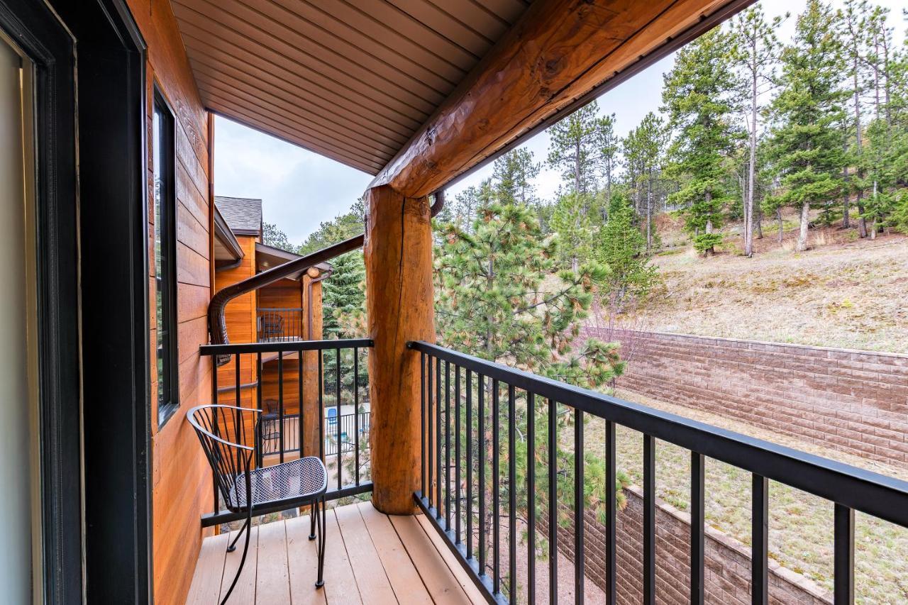 King Suite with Sofa Bed and Balcony - Non-Smoking (No Pets Allowed)