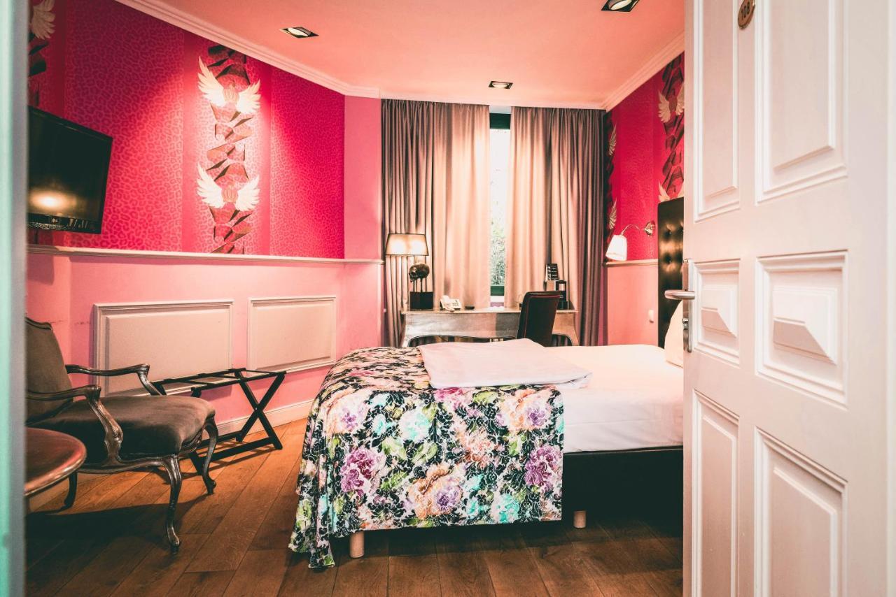 M Room