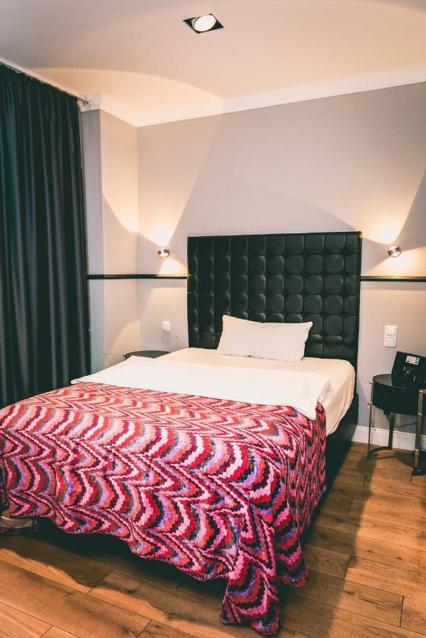 S Room