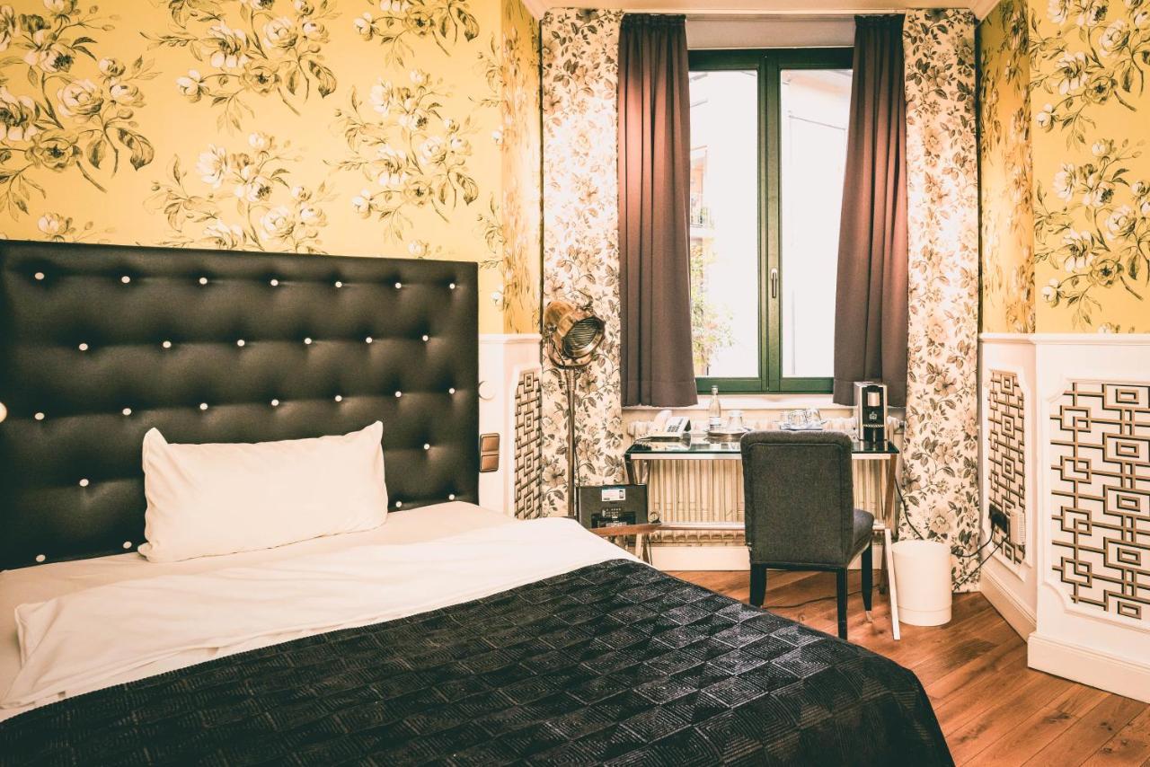 M Room