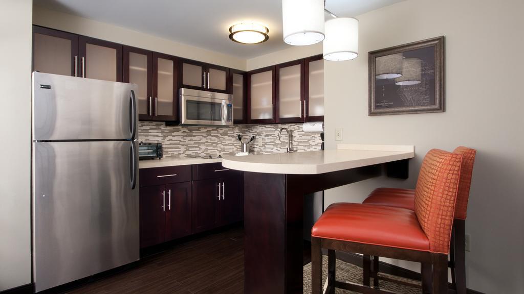 One-Bedroom King Suite