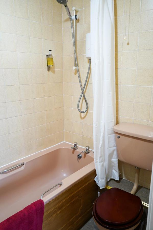 Twin Room with Private Bathroom