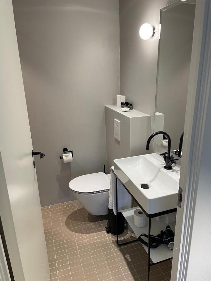 Double Room Economy