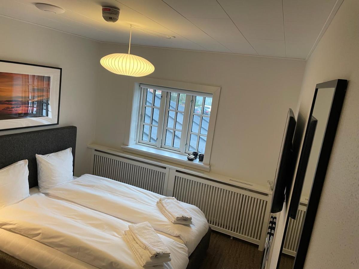 Double Room Economy