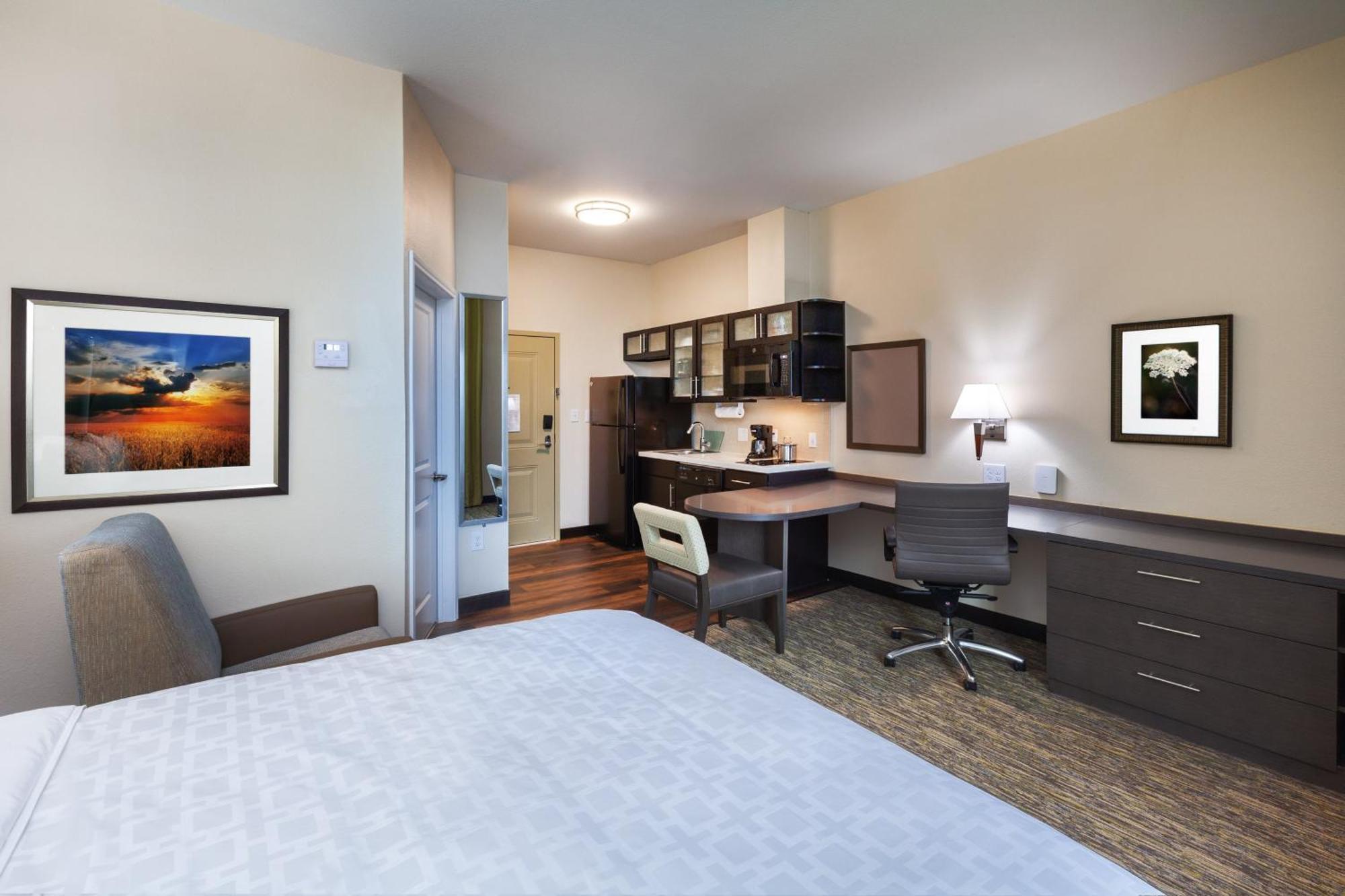 Queen Studio Suite