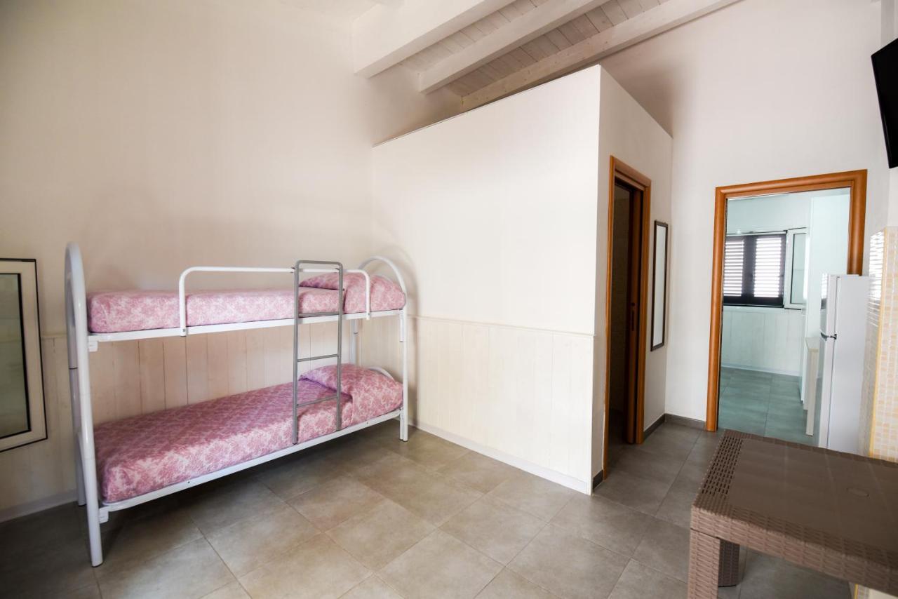 One-Bedroom Apartment,1174208730:JPEG