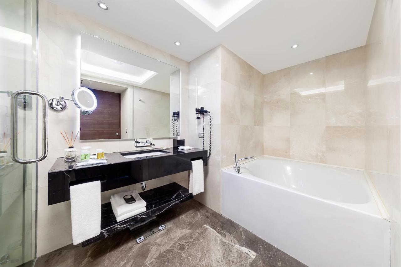 Executive Suite Prince's Islands View Lounge Access