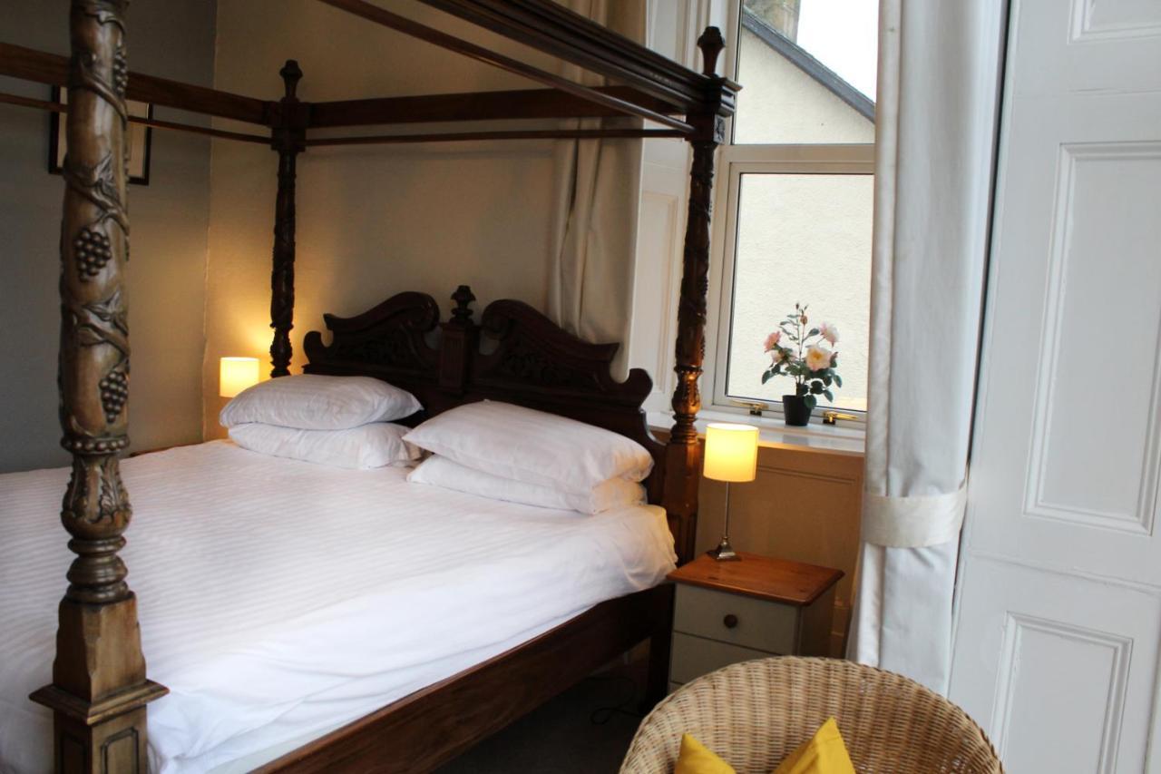 Double Room Four Poster Bed