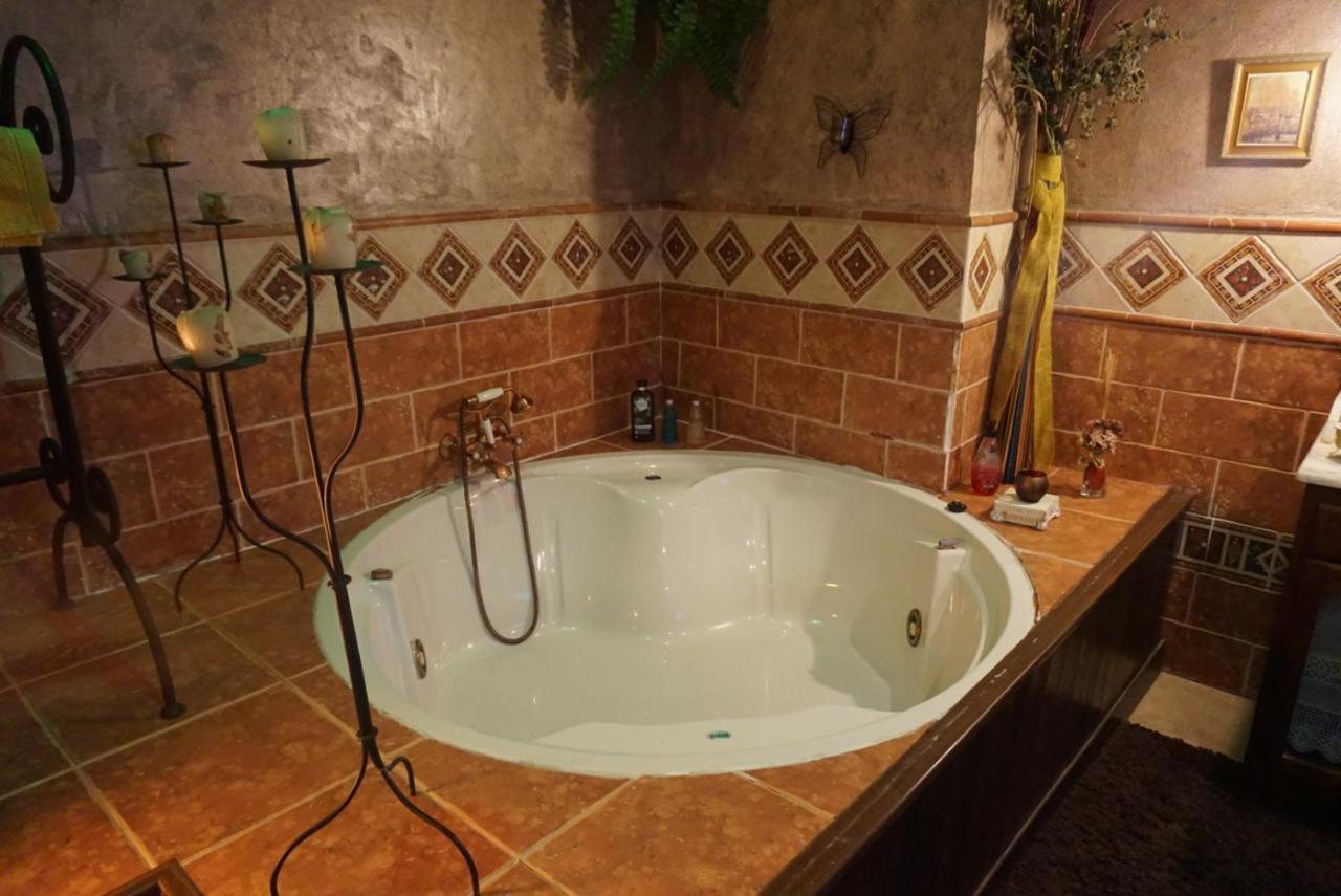 Double Room Private Bathroom