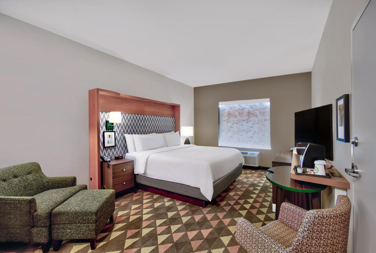 Standard King Room