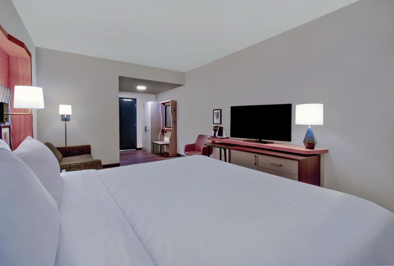 Standard King Room