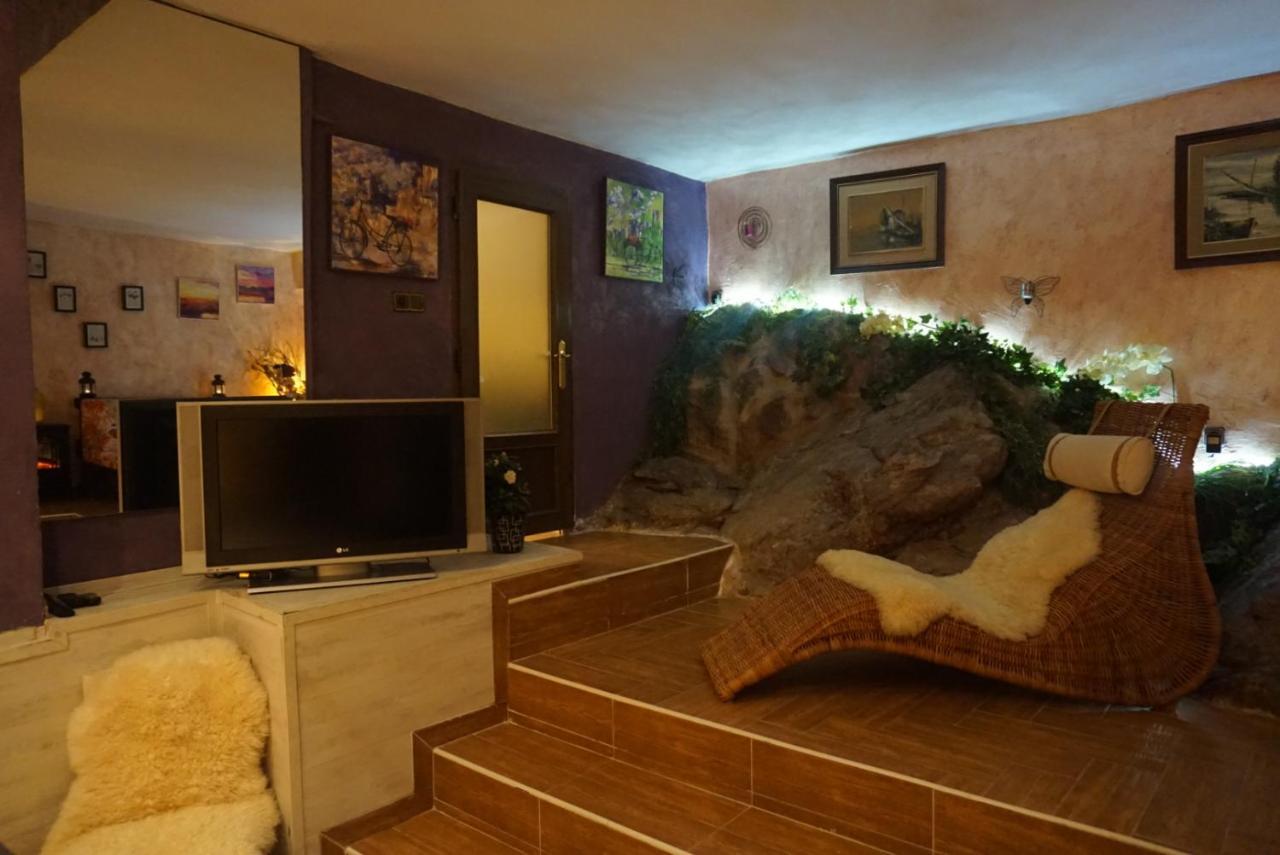 Double Room Private Bathroom
