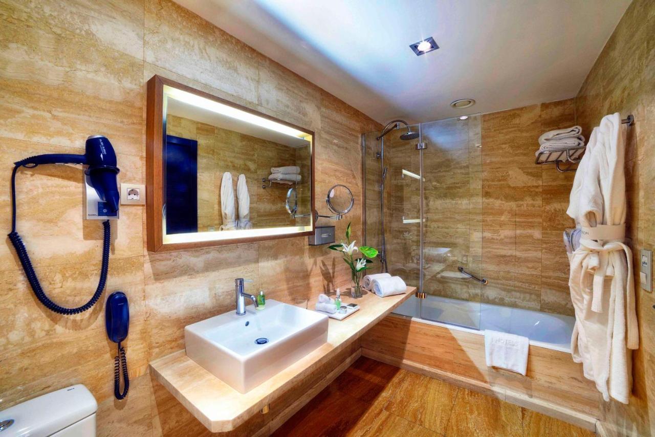 Chambre Deluxe Double ou Lits Jumeaux