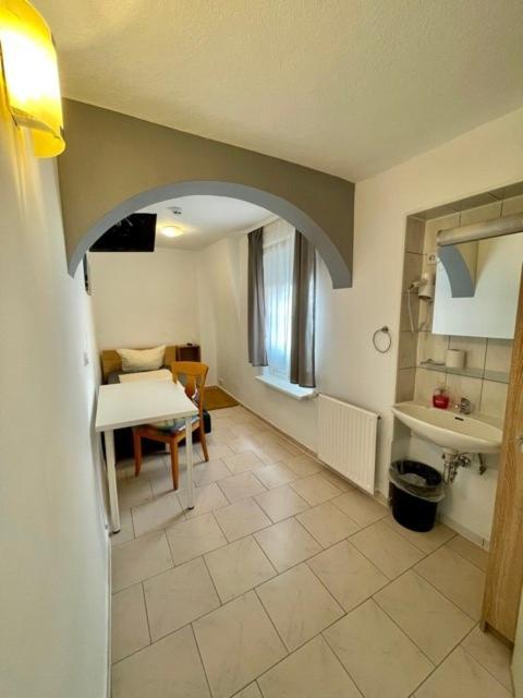 Camera Singola con Bagno in Comune