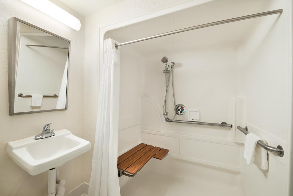 Habitación con bañera adaptada para personas con movilidad reducida - No fumadores - 1 cama extragrande