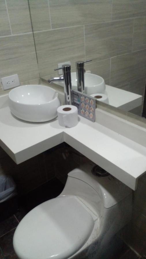 Deluxe Room,1182144253:JPEG