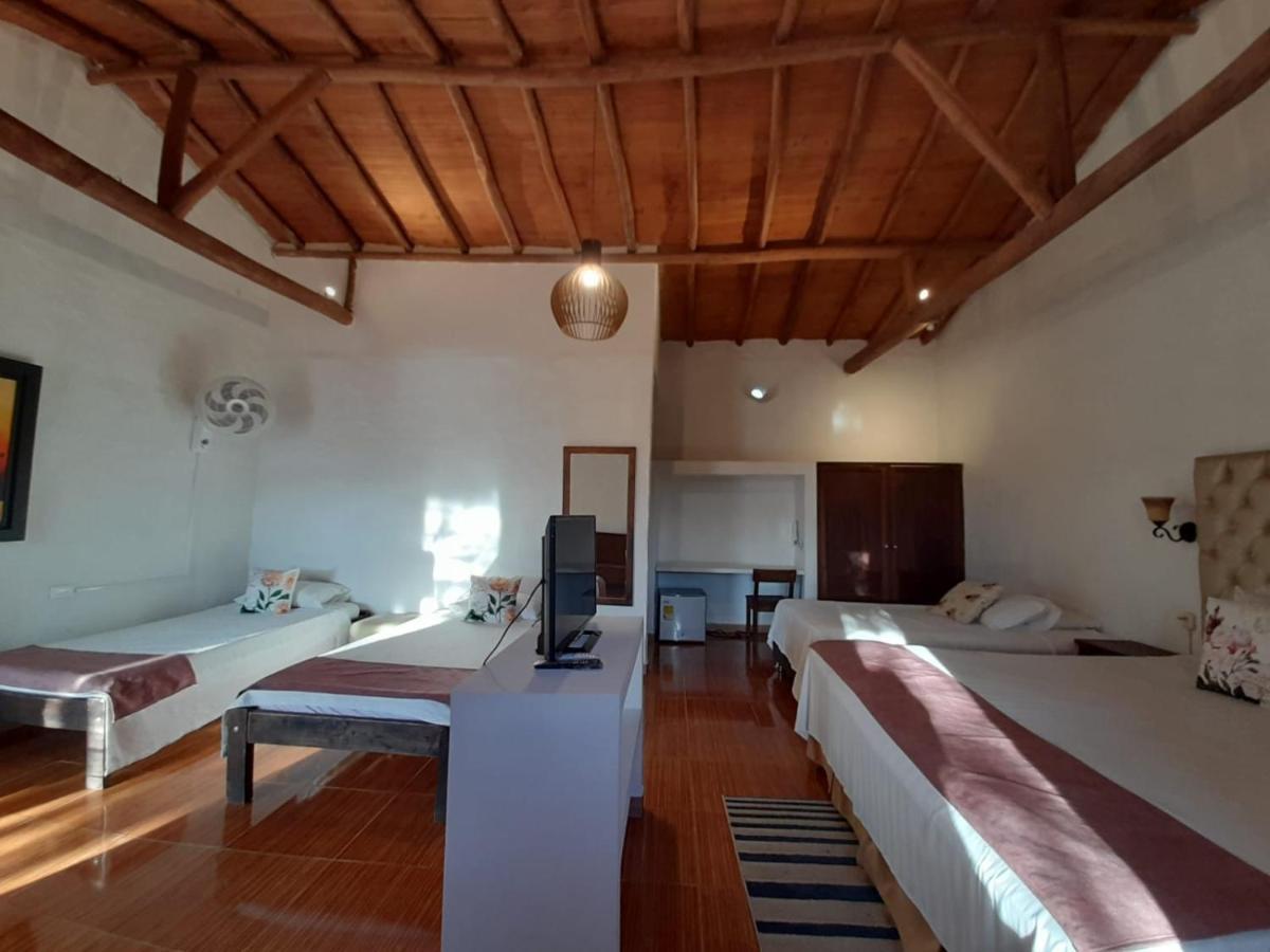 Deluxe Family Room,1185956626:JPEG