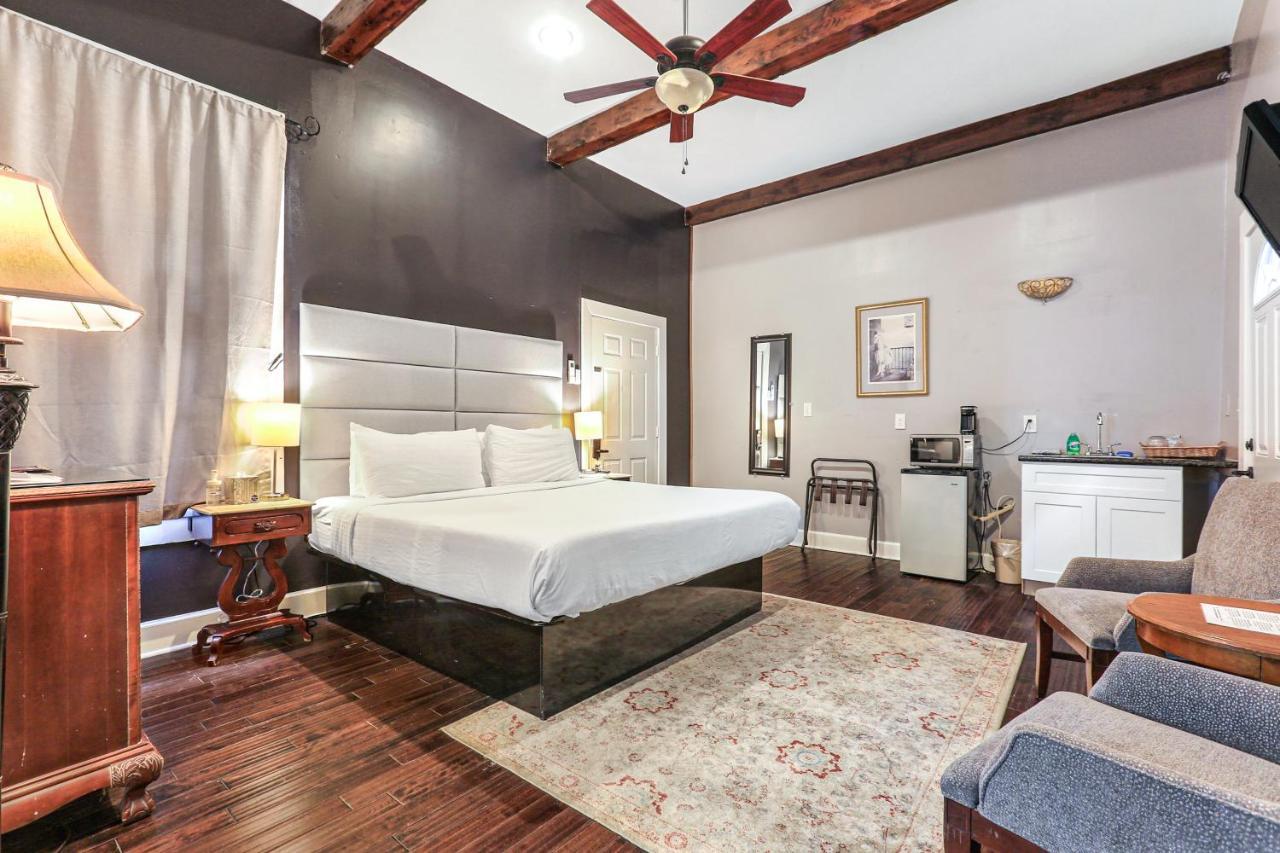 Standard King Room