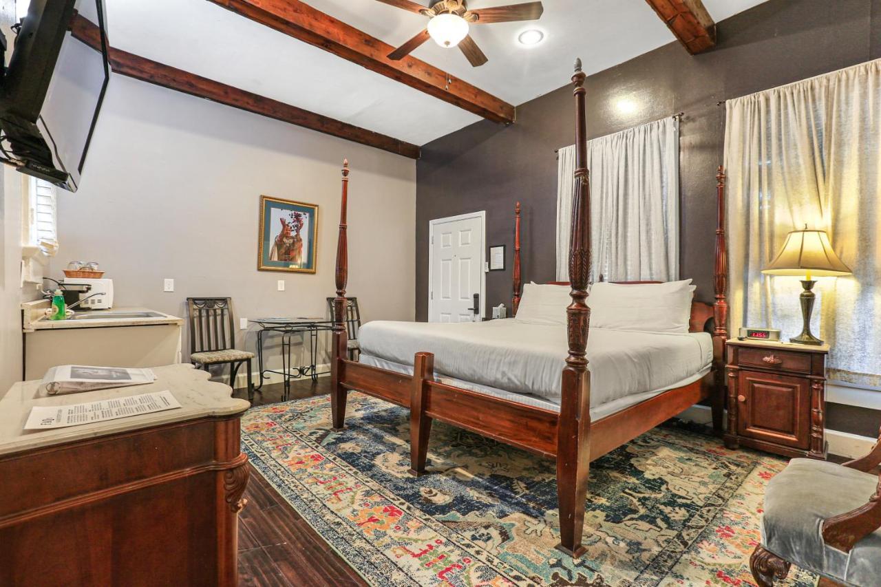 Standard King Room