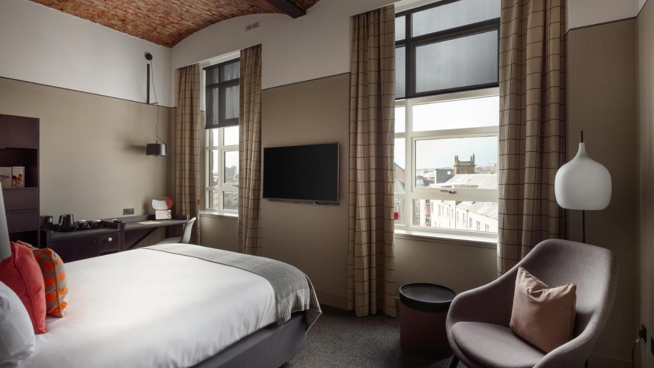 Premium King Room