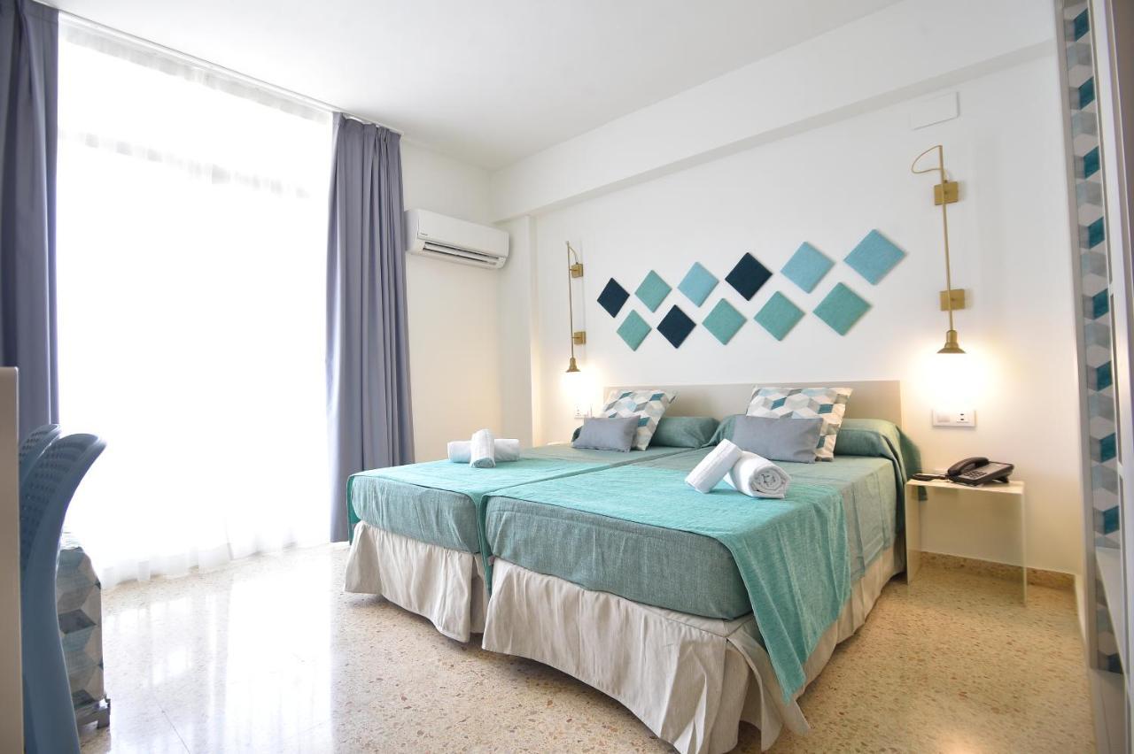 Quarto Duplo com Vista Piscina