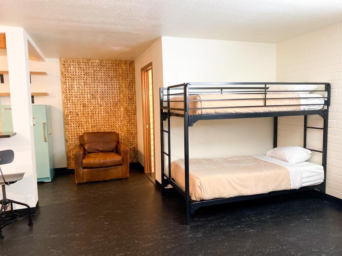Studio Kitchenette King Bed Bunk Non-Pet Friendly