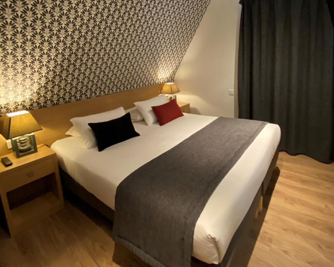 Triple Room (1 Double Bed + 1 Single Bed)