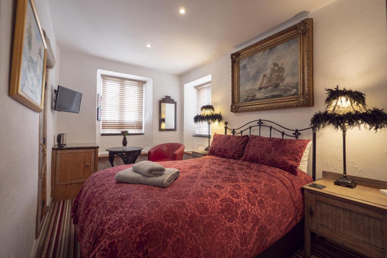 Deluxe Double Room with Shower