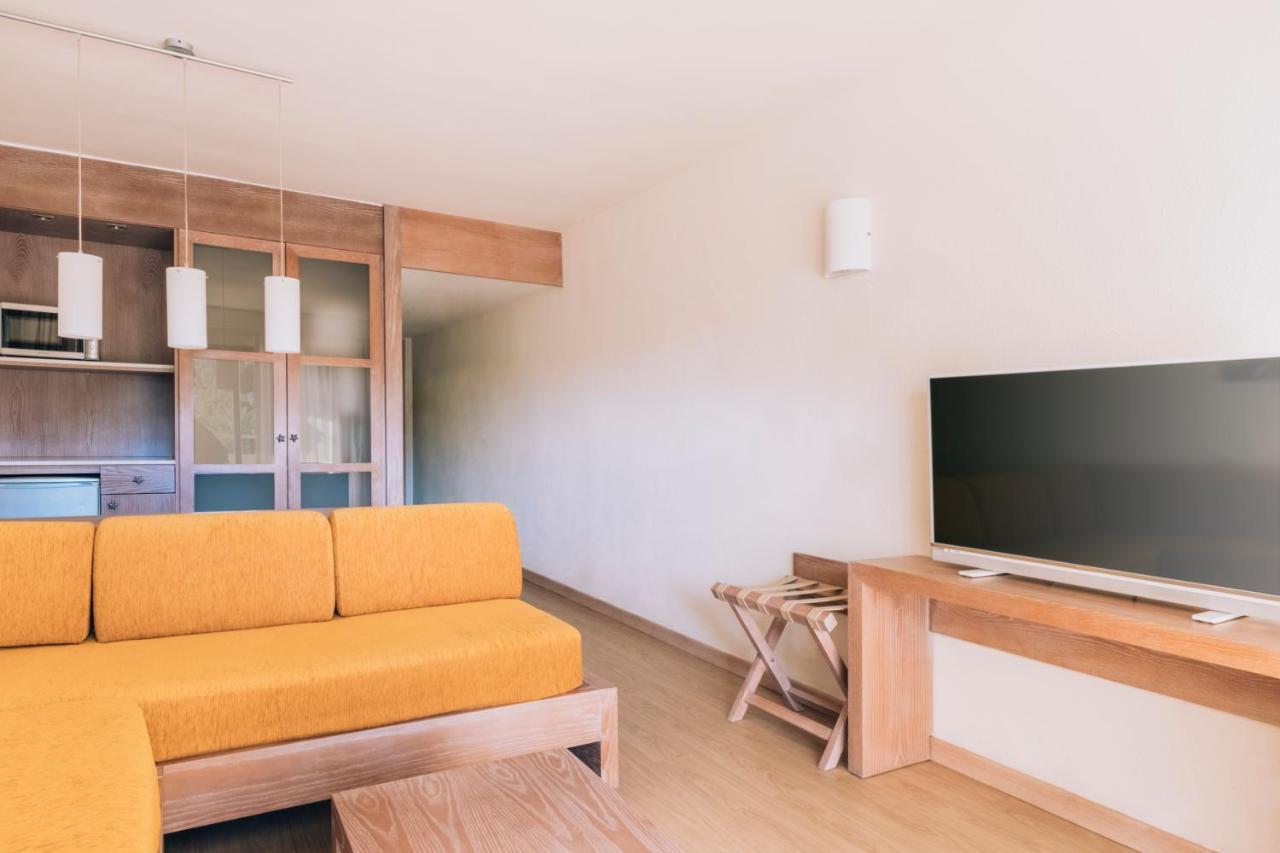 Quarto Familiar com Vista Jardim