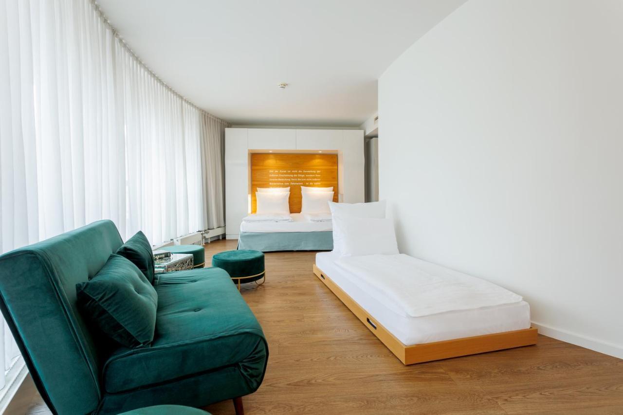 Family & Friends Room