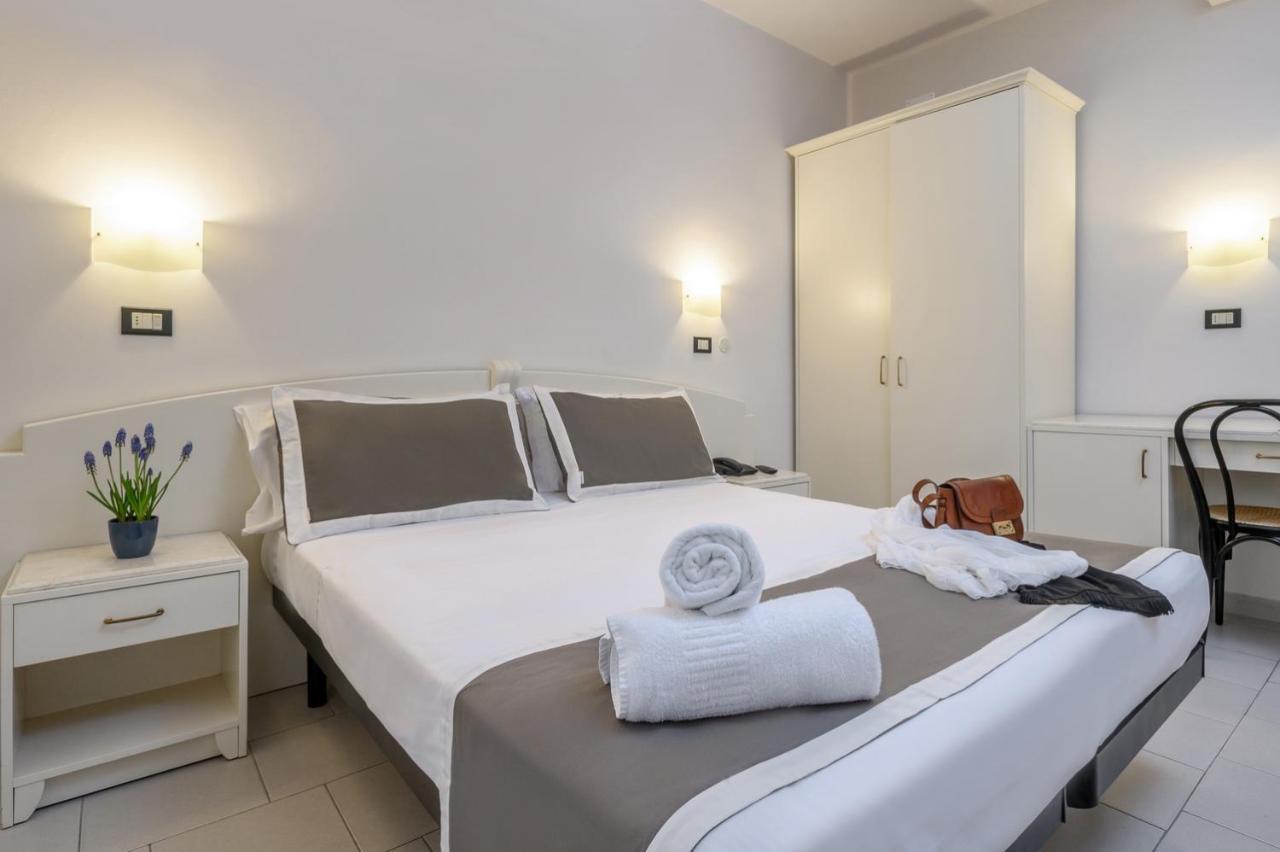 Economy Double or Twin Room,1195314190:JPEG