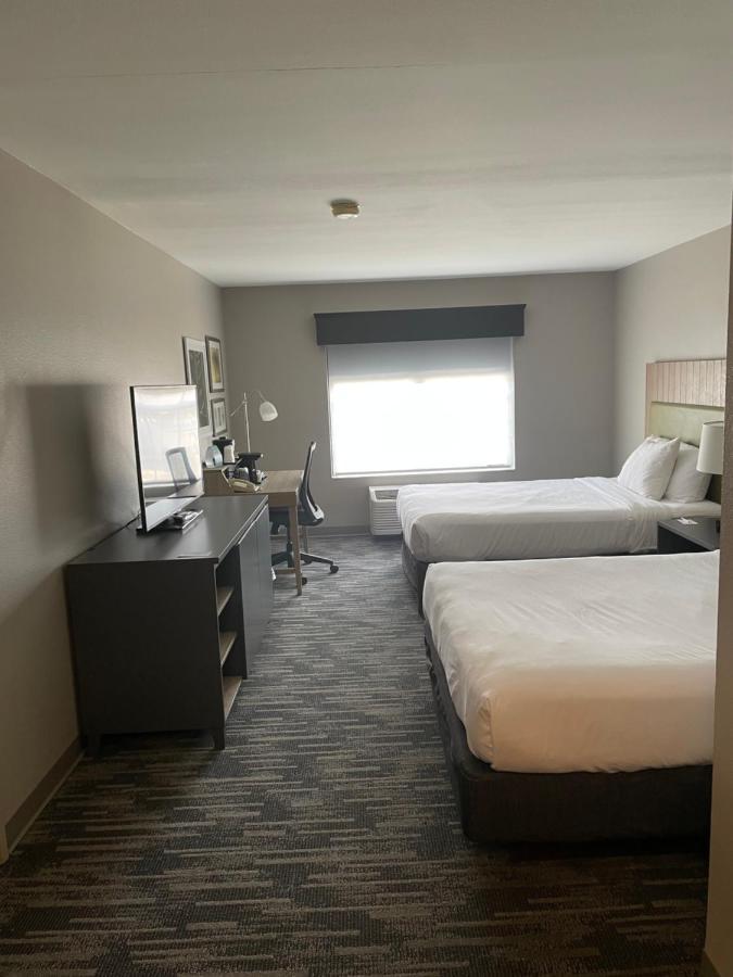 Queen Room Two Queen Beds