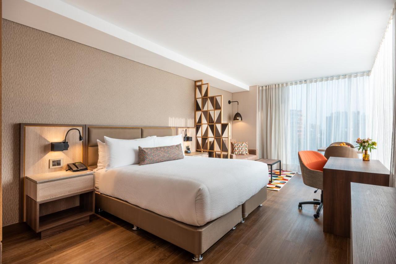 Suite Estudio con 1 cama extragrande, sofá cama y vistas a la ciudad