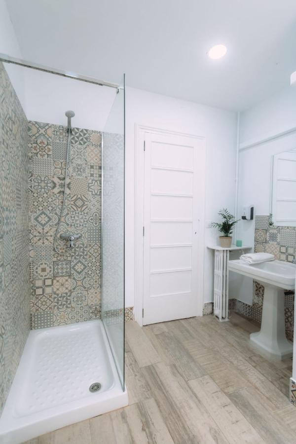Triple Room Private External Bathroom,1522917835:JPEG