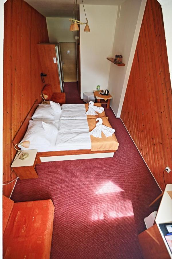 Deluxe Tweepersoonskamer met 1 of 2 Bedden en Extra Bed