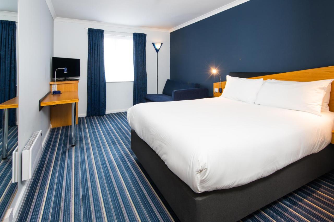 Standard Double Room with Sofa Bed and Free Hot Breakfast