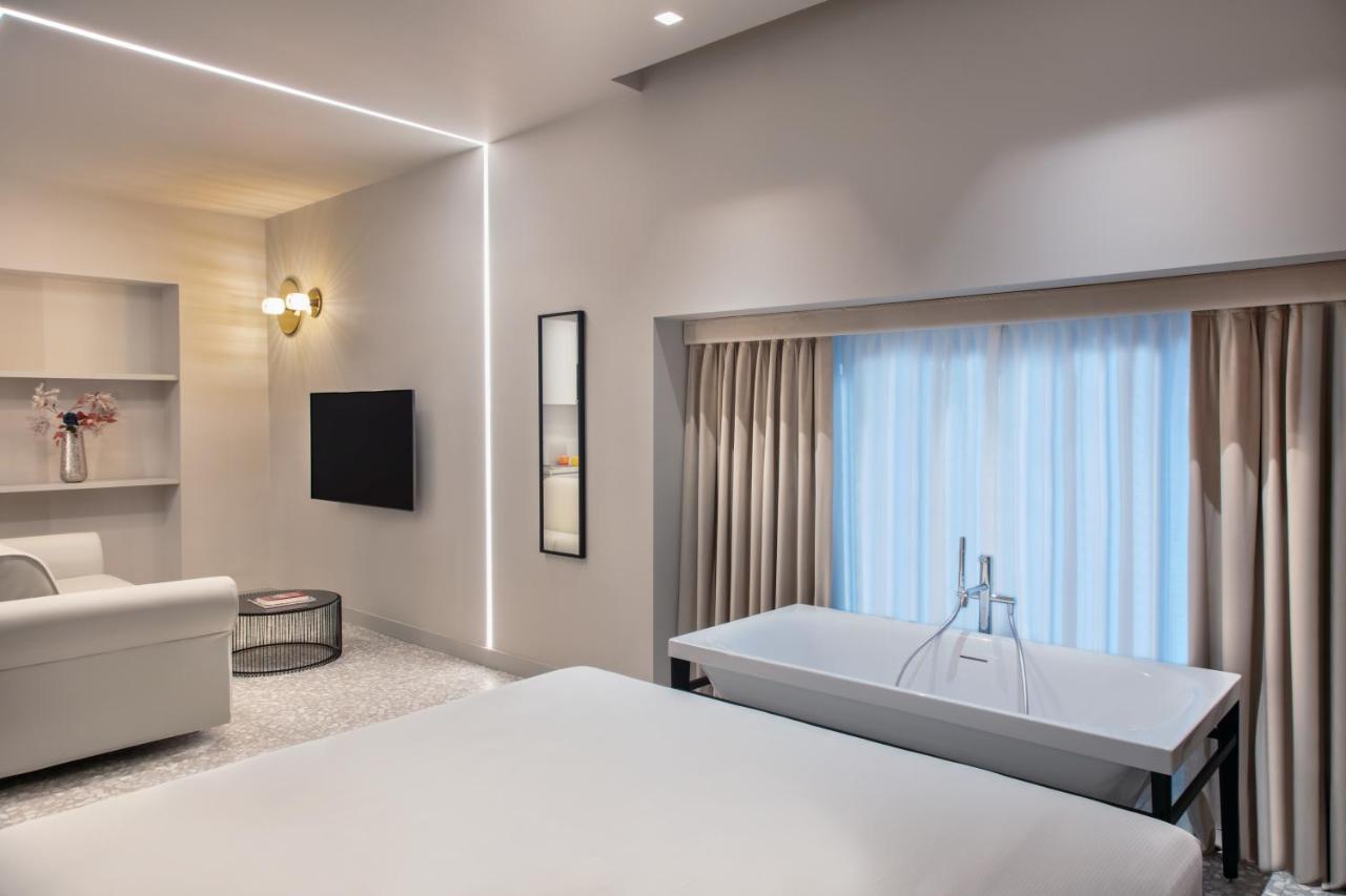 Luxury Quadruple Room,1203388087:JPEG