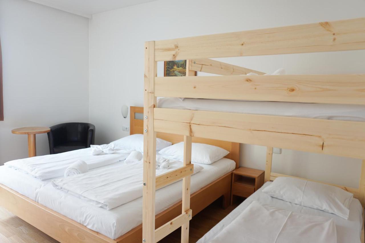 Quintuple Room
