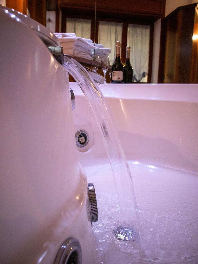 Queen Room Spa Bath,1743035498:JPEG