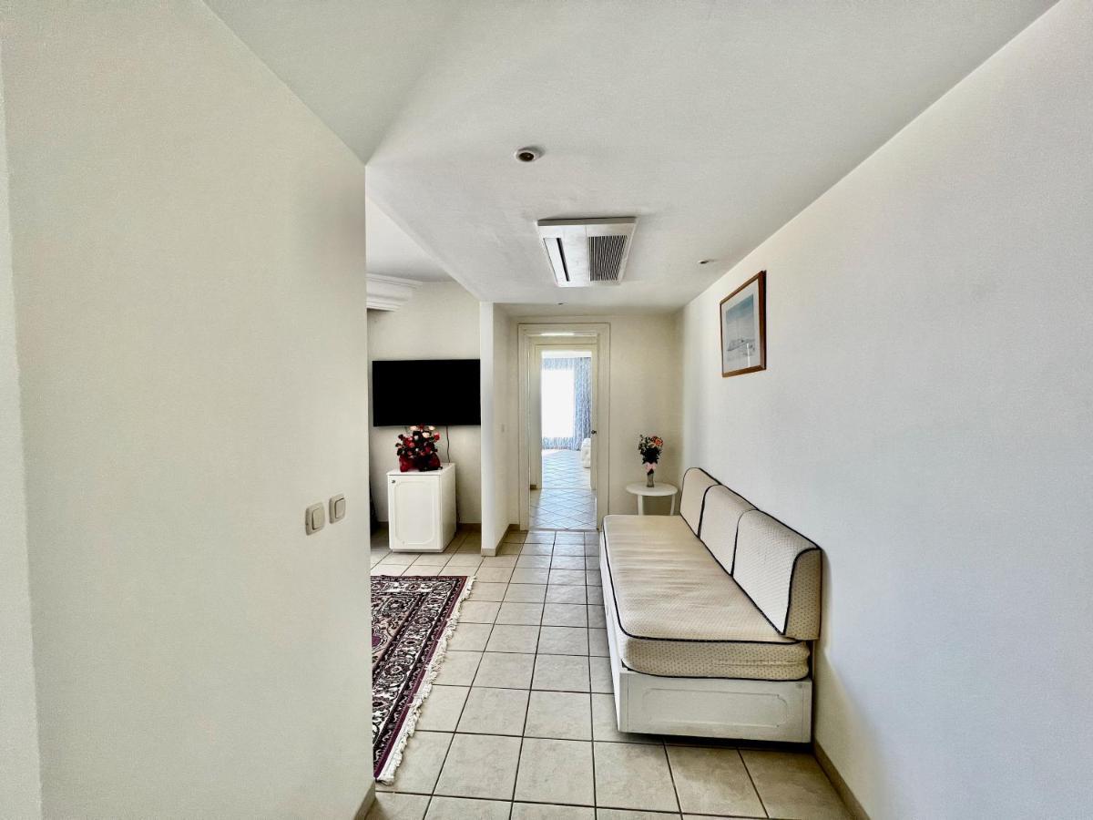 Deluxe Suite Sea View