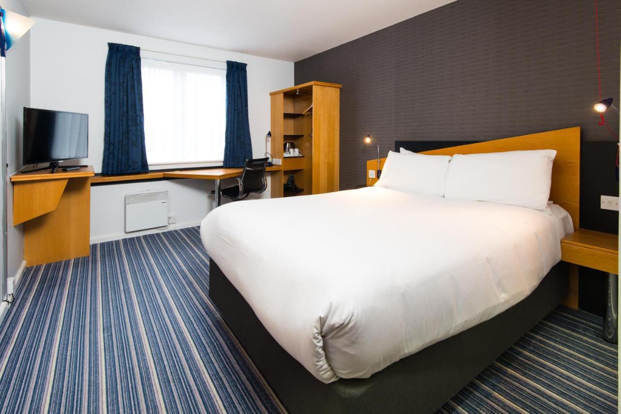 Double Room with Free Hot Breakfast - Accessible