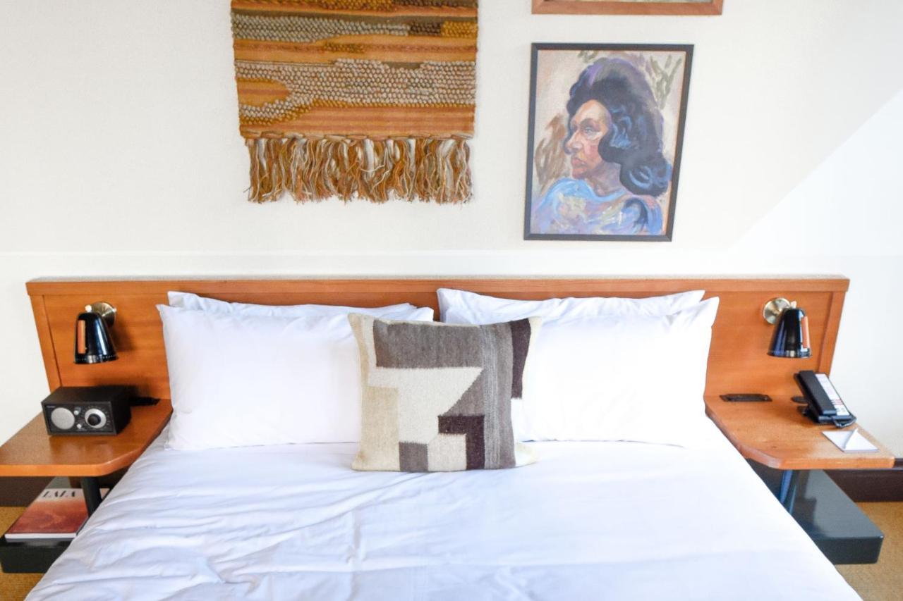Alojamiento Premium con cama extragrande y vistas al perfil urbano