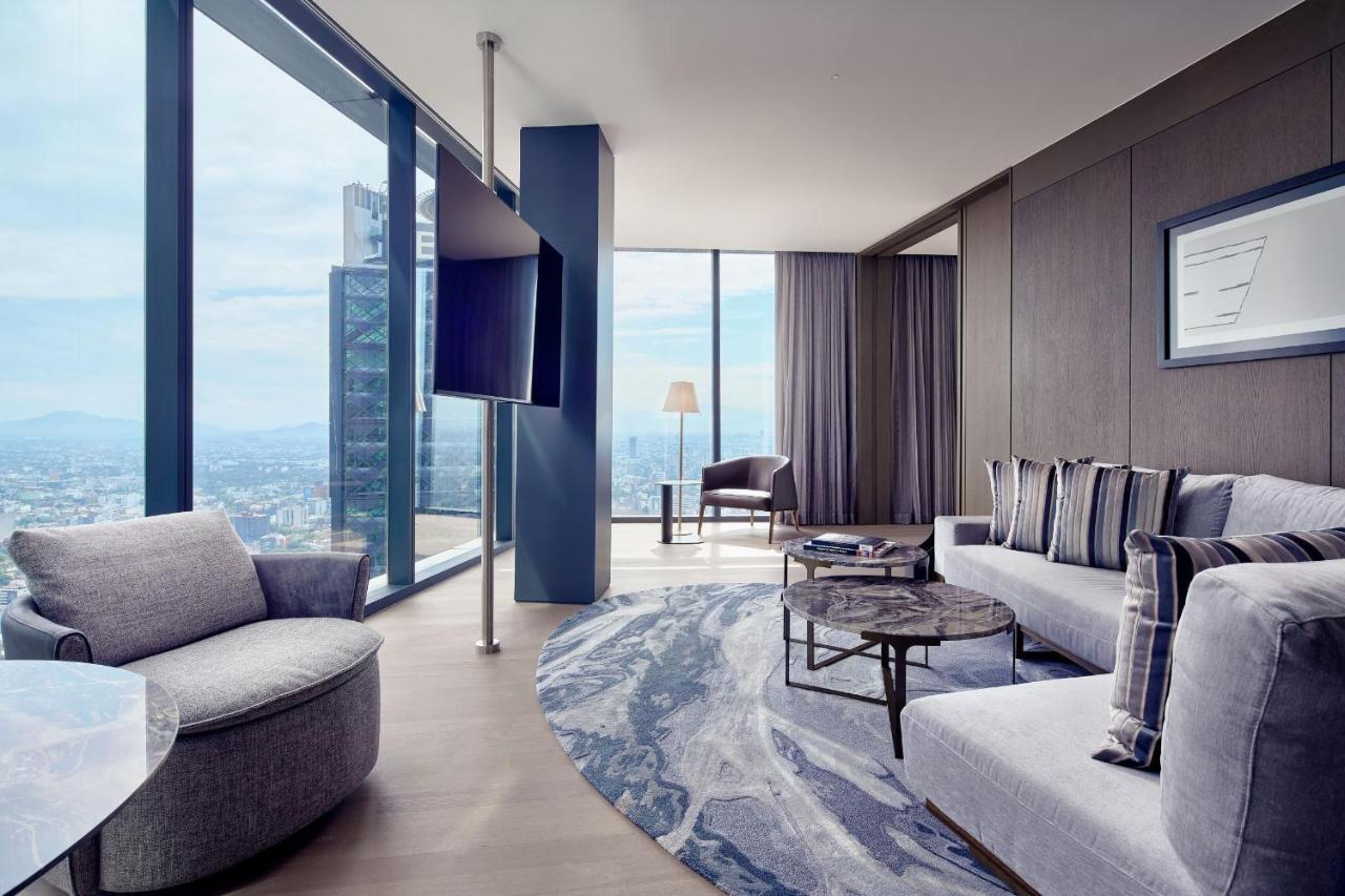 Suite Executive con 1 dormitorio, 1 cama extragrande y acceso al club lounge