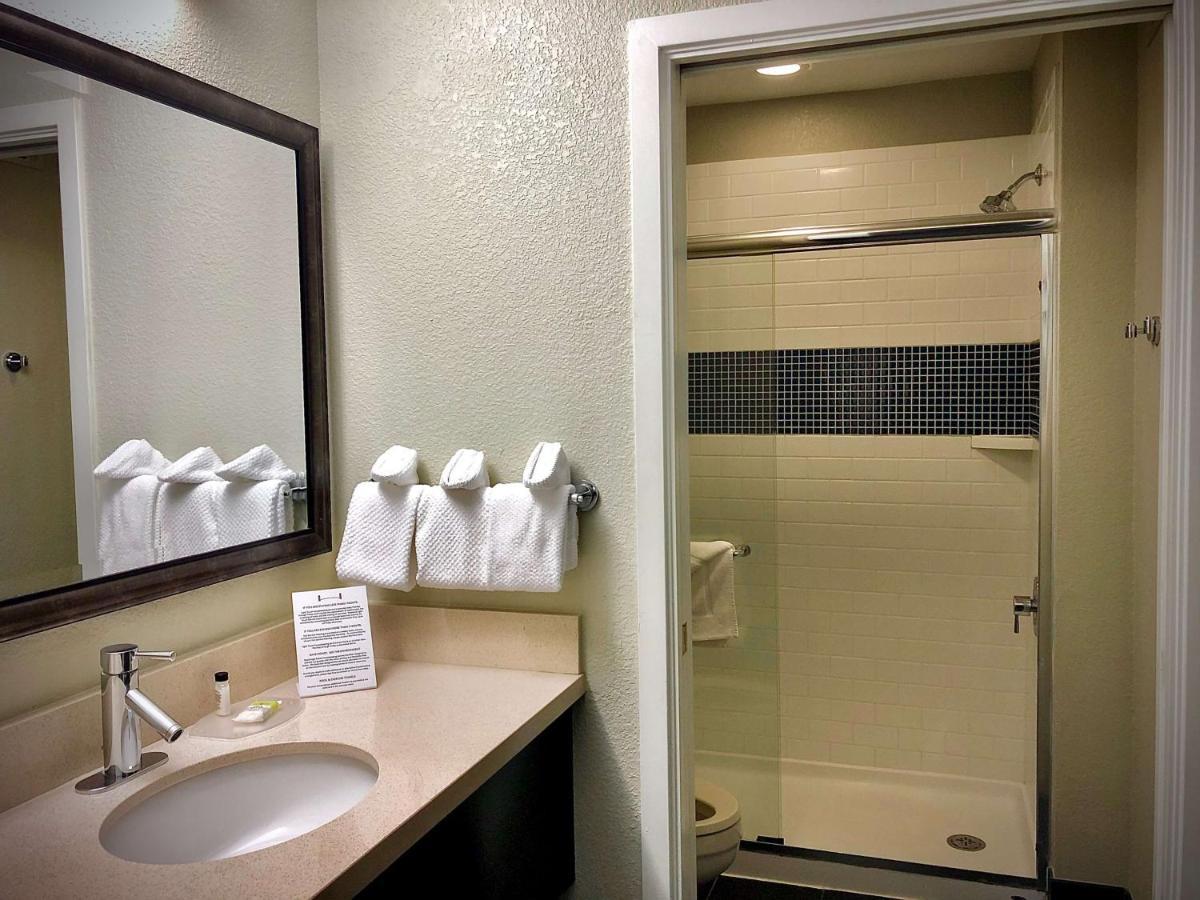 Two-Bedroom Suite Two Queen Beds