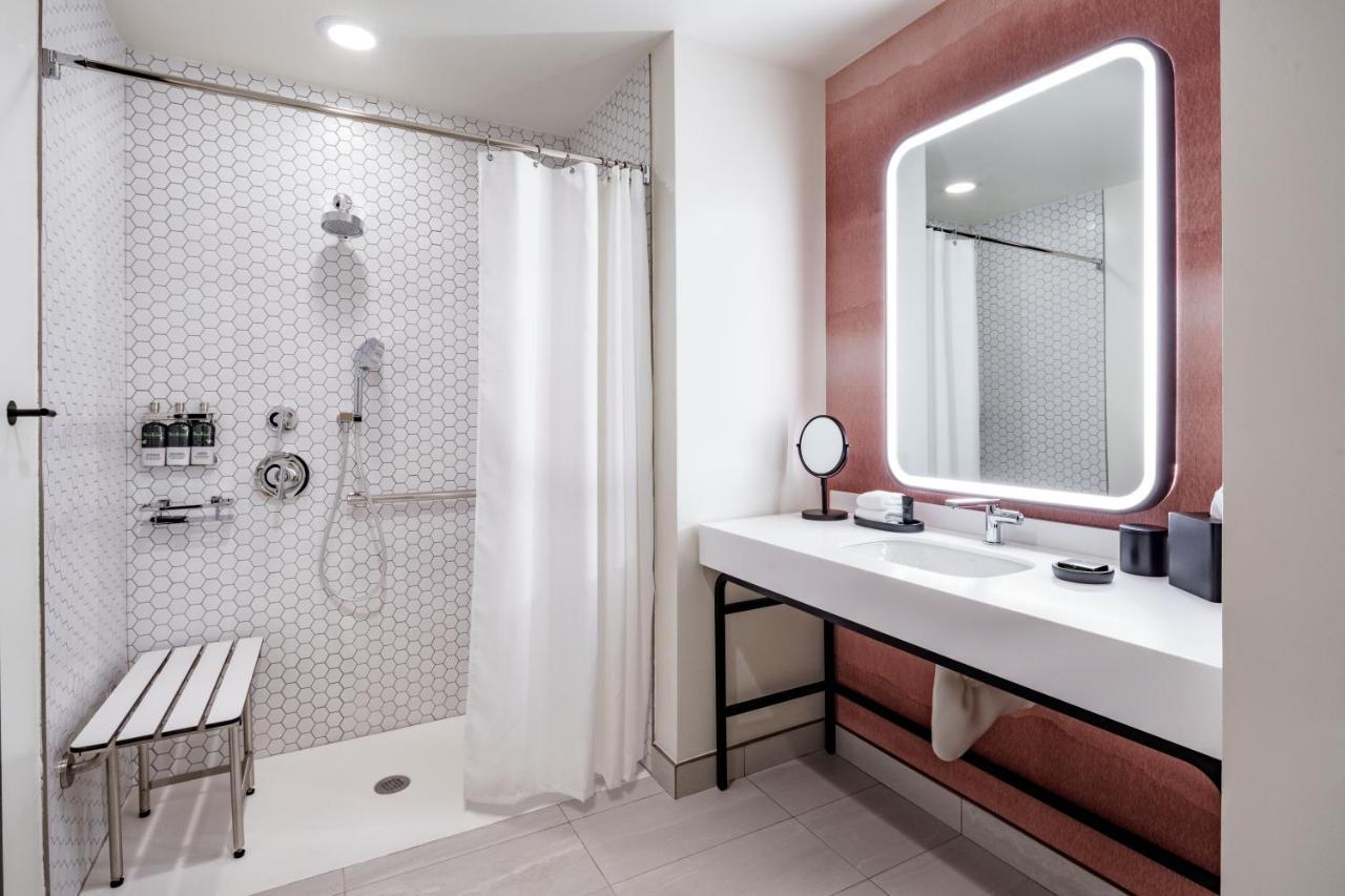 King Room with Roll-In Shower - Disability Access