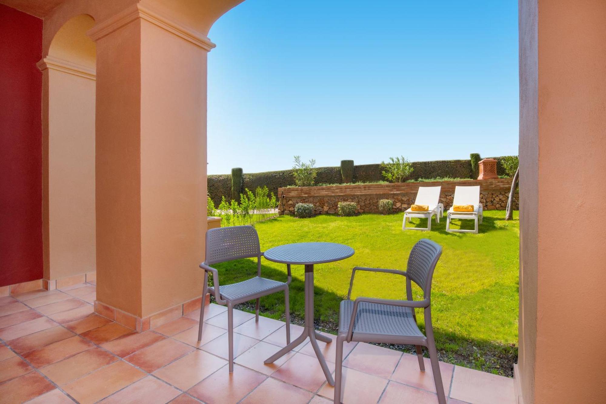 Quarto Duplo com Vista Jardim