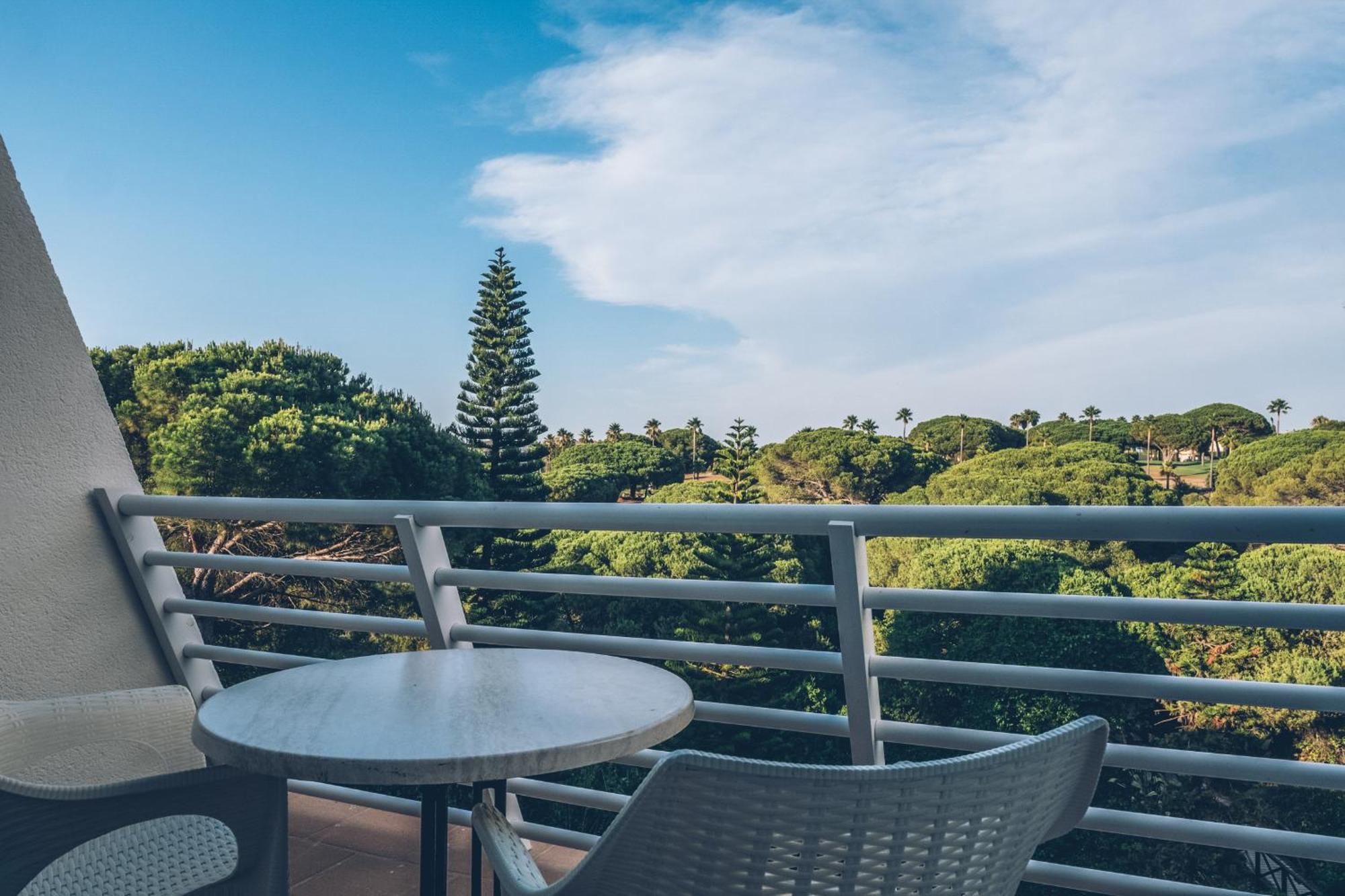 Quarto Duplo com Vista Jardim