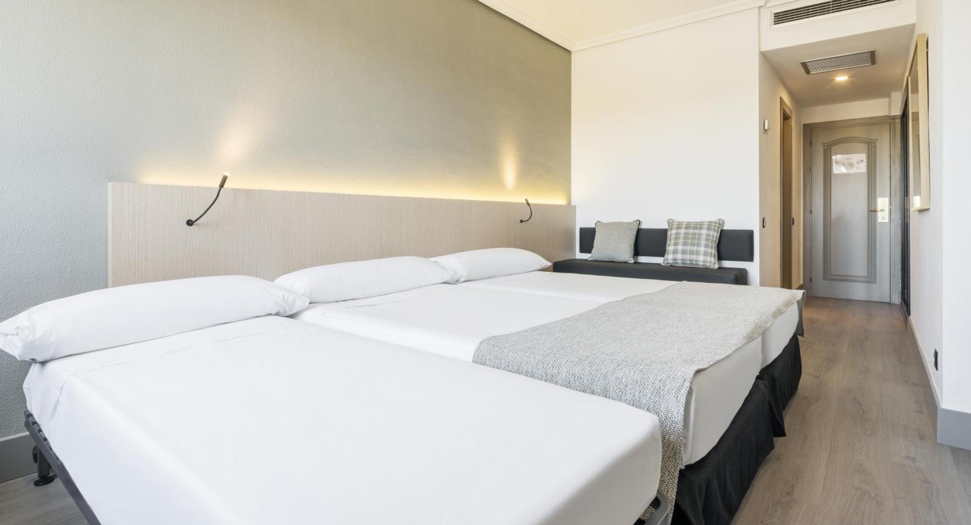 Premium Double Room,680619780:JPEG