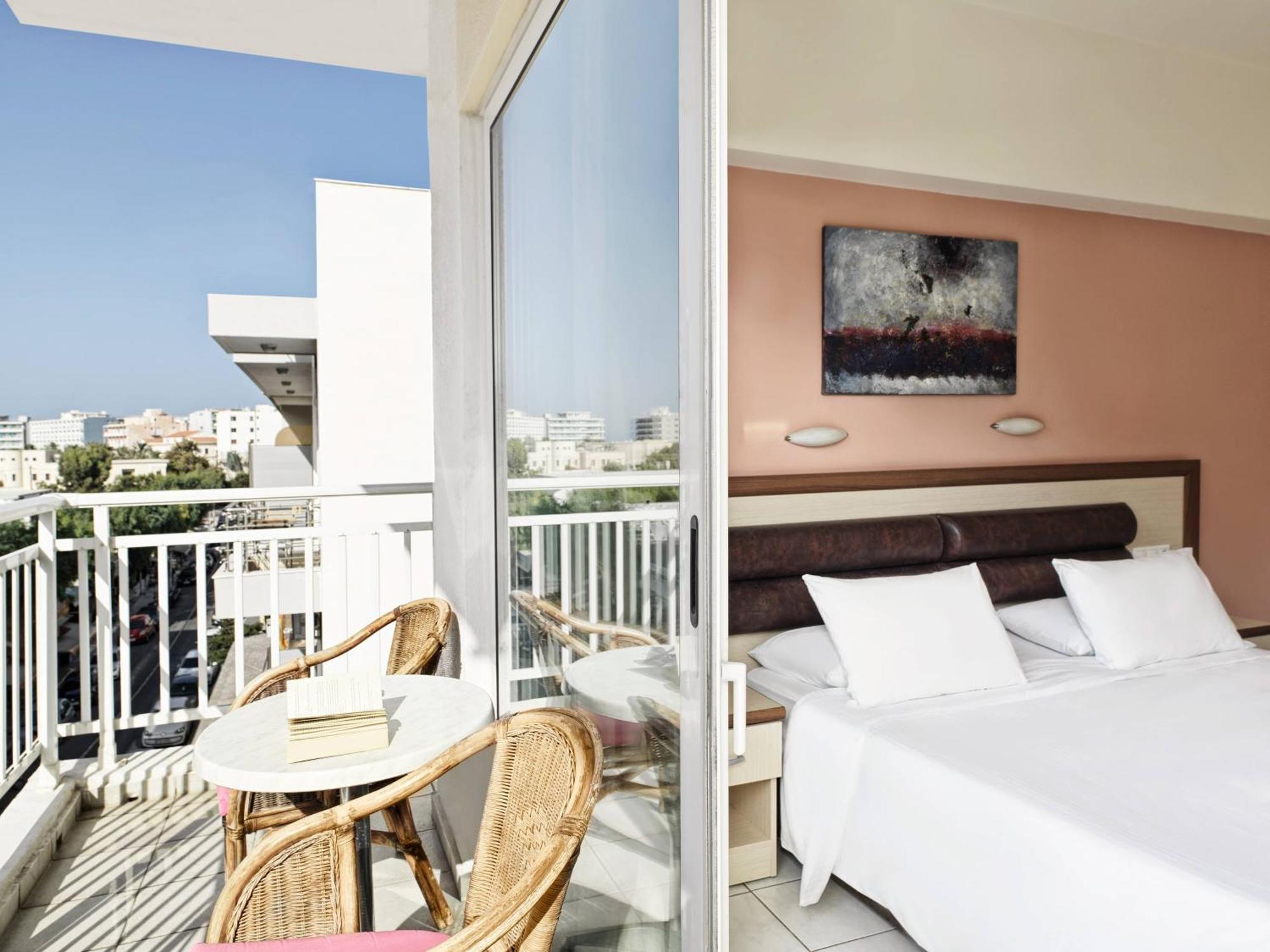 Double or Twin Room,1207942018:JPEG