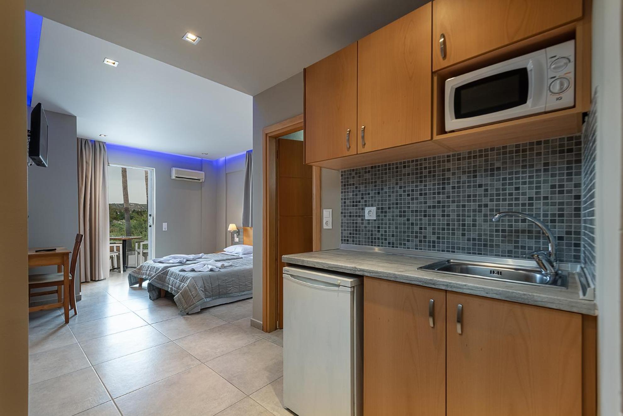 Studio (2 Adults)